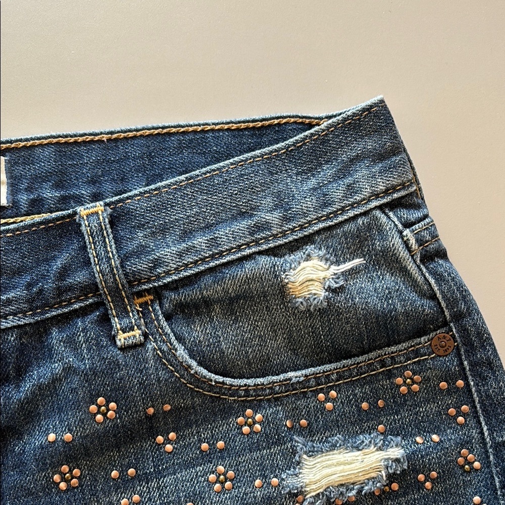 Abercrombie & Fitch Jean Shorts Distressed‎ Metallic Embellishments Size 6 Y2K - Picture 5 of 13